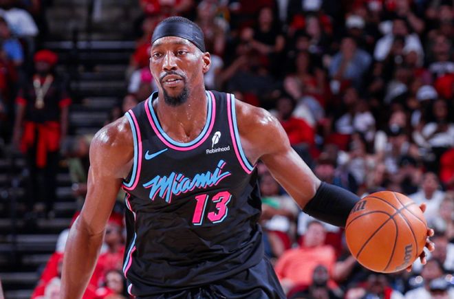 文班亚马狂砍26+14率队大胜热火 马刺六连胜锁定