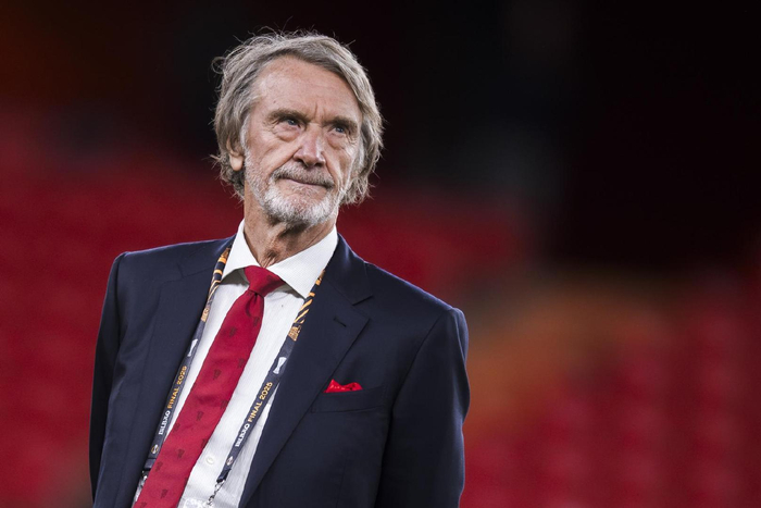 曼联1.2亿欧元报价皇马中场贝林厄姆 引援计划加