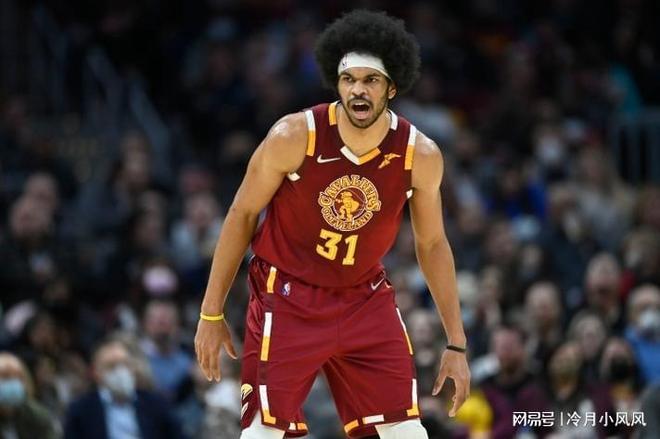 贝弗利力挺哈登优于韦德引热议 米切尔伤情无碍