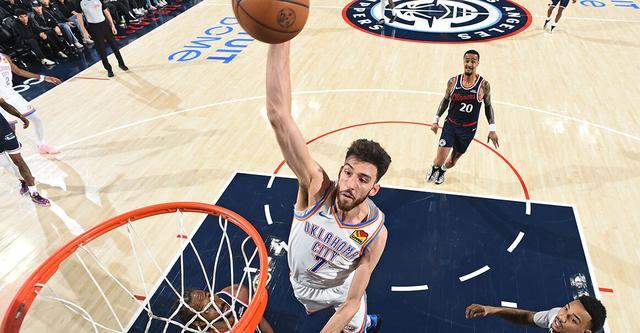 雷霆客场大胜快船锁定西部头名 霍姆格伦砍30+